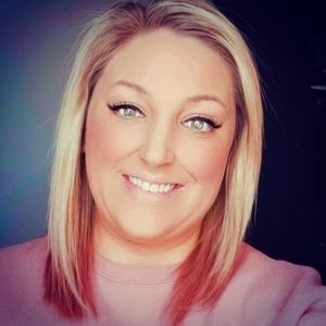 Meet your Posher, Alicia